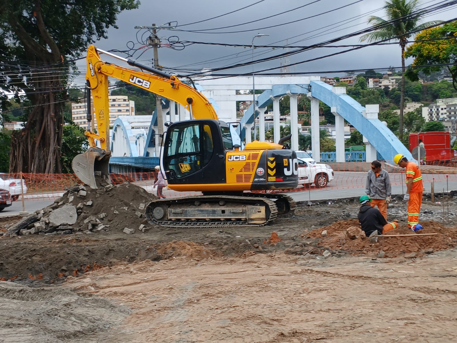 Construcao de rotatoria ira otimizar fluxo de veiculos no Centro