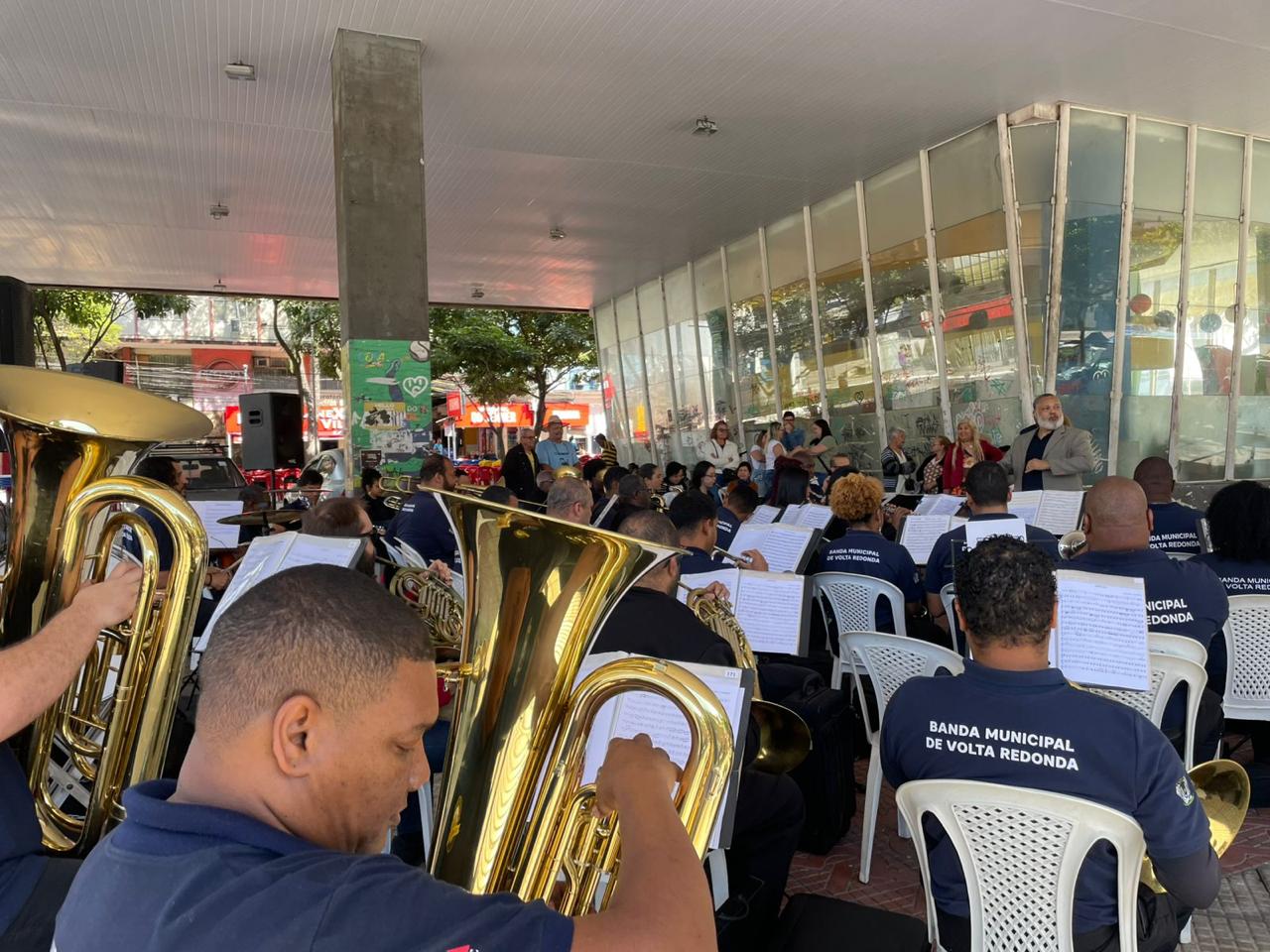 Prefeitura de Volta Redonda promove ‘Domingo Cultural’ embaixo da Biblioteca Municipal