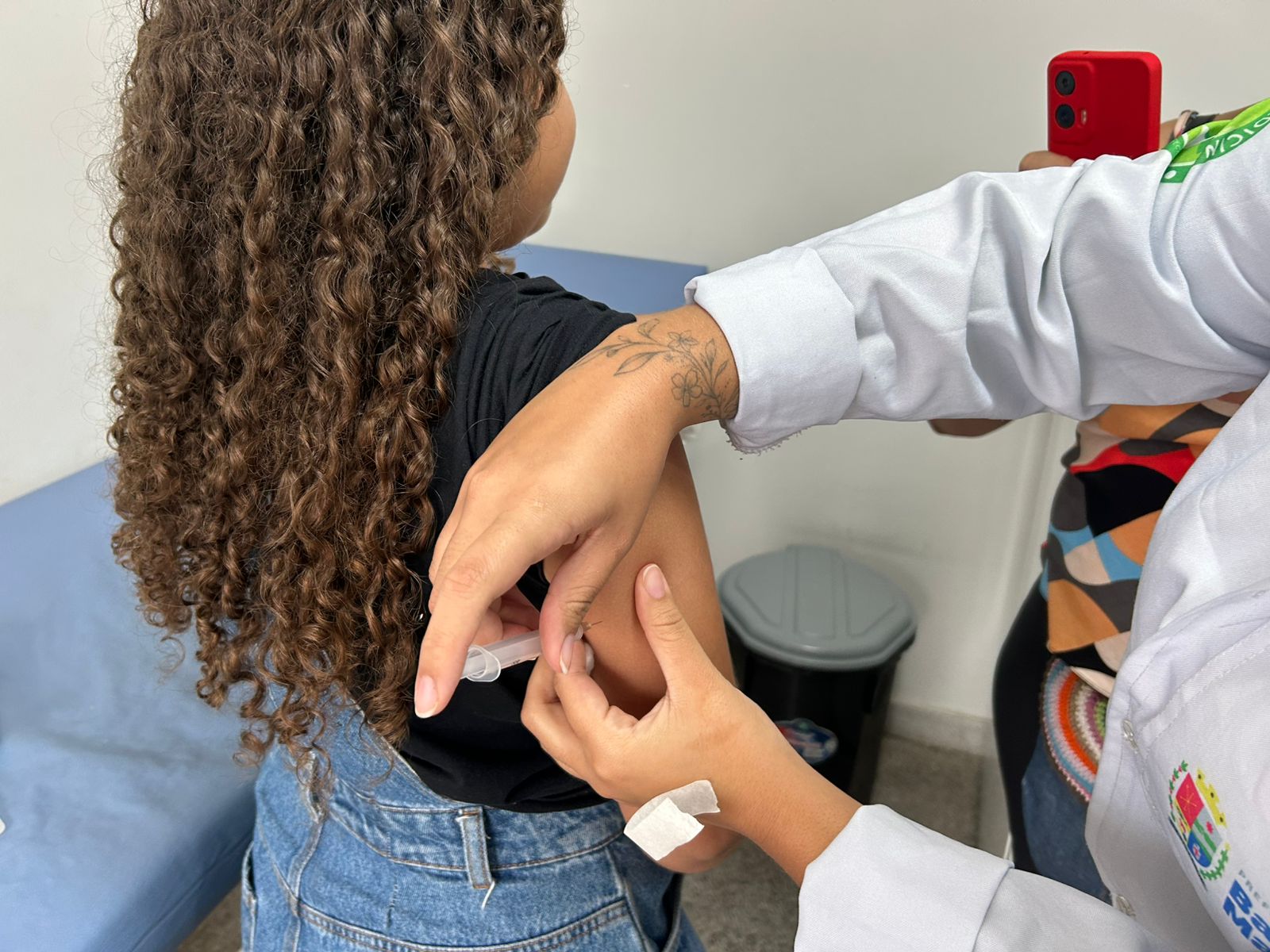 Prefeitura realiza Dia D de Multivacinacao e Outubro Rosa nas