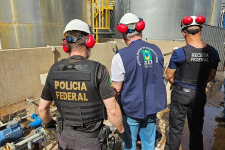 PF/Divulgação São Paulo (SP), 16/10/2025 - A Polícia Federal, a Receita Federal, o Ministério da Agricultura Pecuária e Abastecimento e a Agencia Nacional do Petróleo realizam a chamada Operação Alquimia com escopo de fiscalizar 24 empresas atuantes no setor sucroalcooleiro. Foto: PF/Divulgação