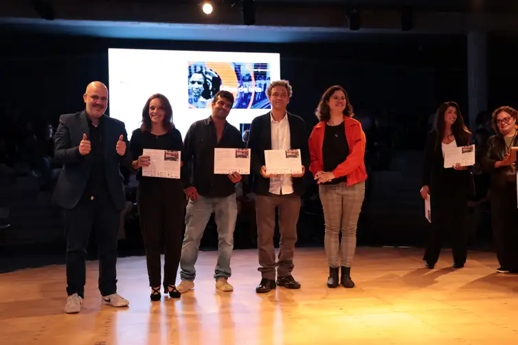 São Paulo (SP), 27/10/2025 - Equipe da TV Brasil recebe Menção Honrosa no 47º Prêmio Vladimir Herzog de Anistia e Direitos Humanos, no TUCA - PUC/SP. Foto: Paulo Pinto/Agência Brasil