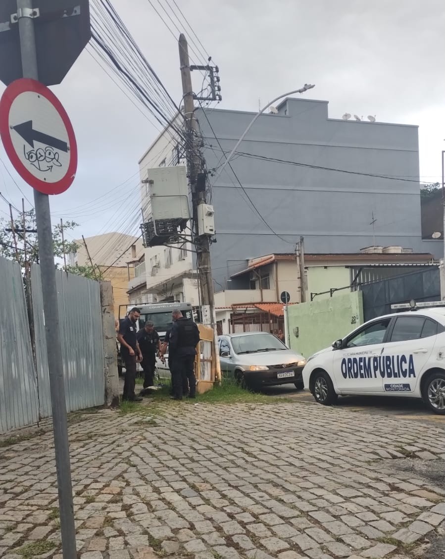 Sistema Integrado de Segurança de Volta Redonda prende homem que furtava cabos após denúncia via WhatsApp