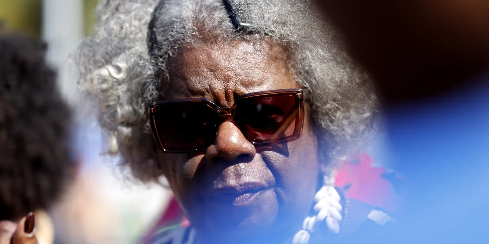 "Cada passo, cada pé, reivindica o direito à vida", diz escritora