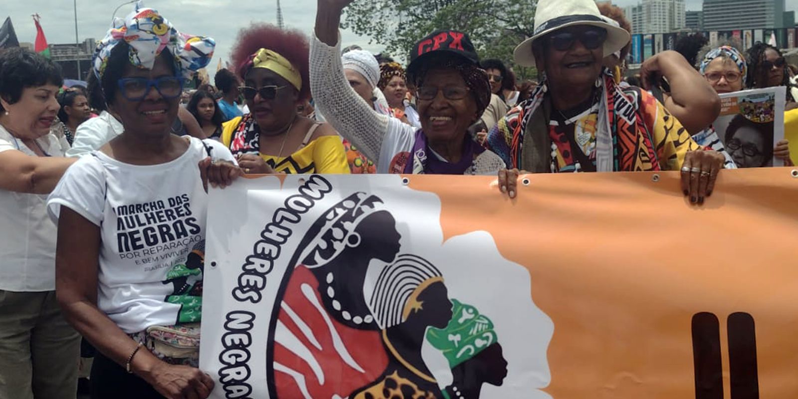 Centenárias em marcha: mulheres negras mostram força do movimento