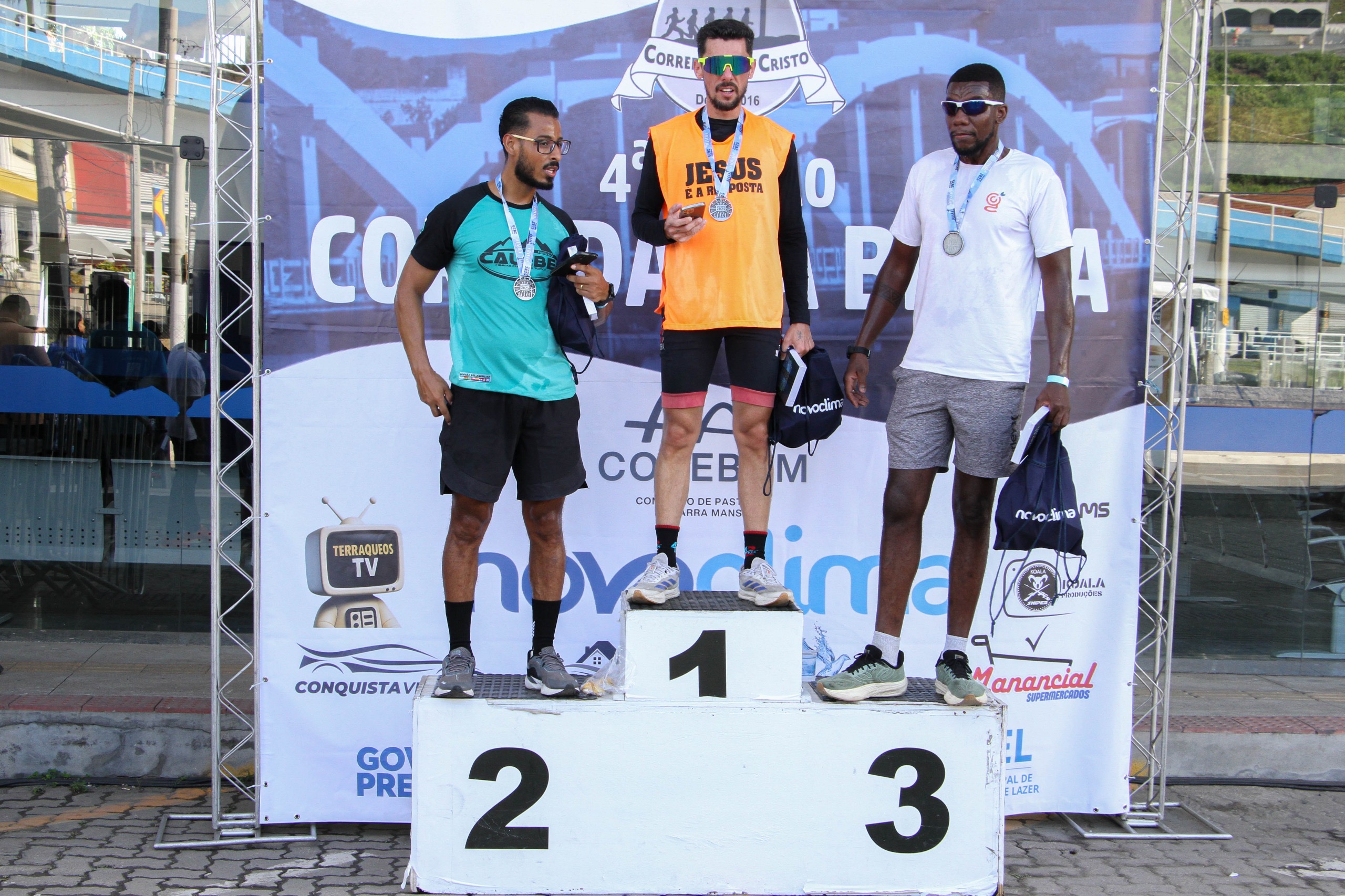 Centenas atletas participam de evento que une esporte e uniao