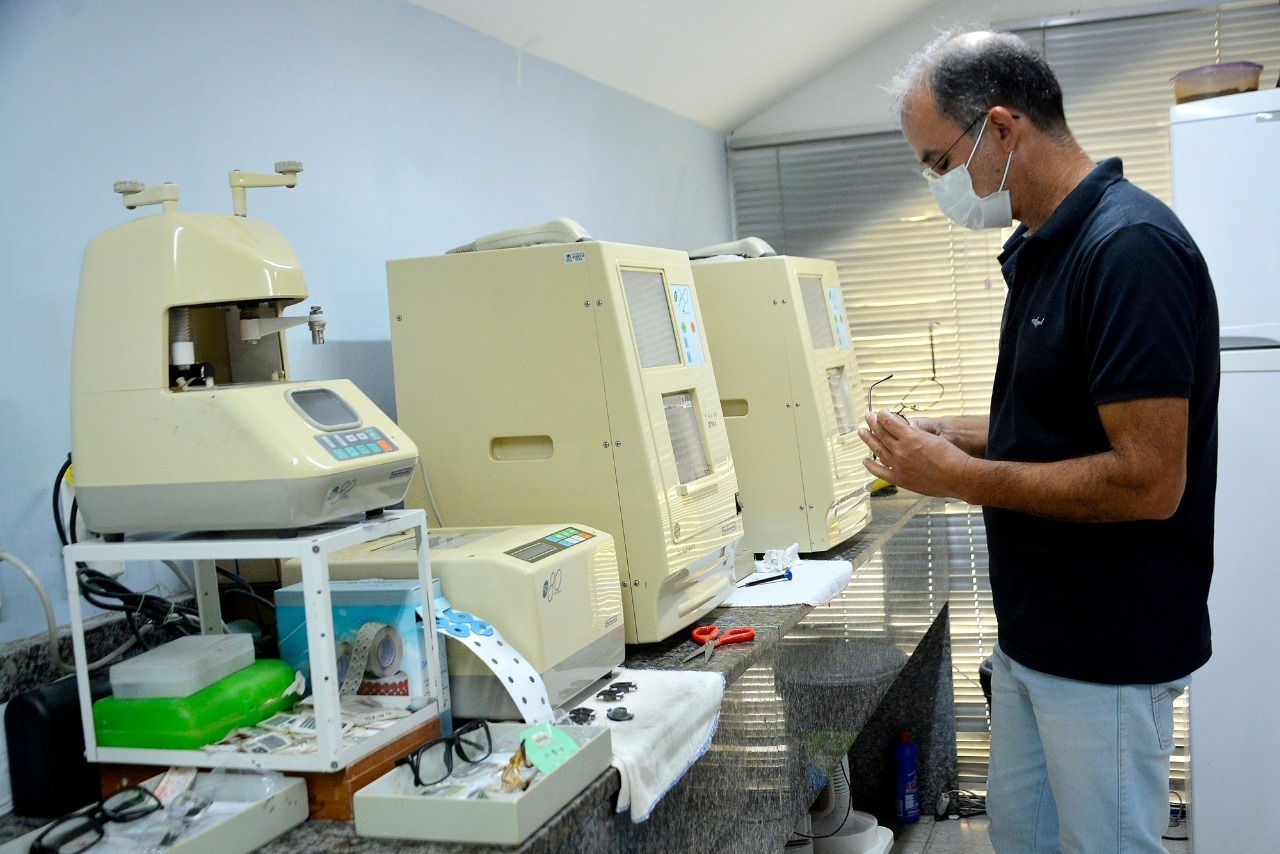 Ótica da Cidadania de Volta Redonda produz mais 6 mil pares de óculos em 2025