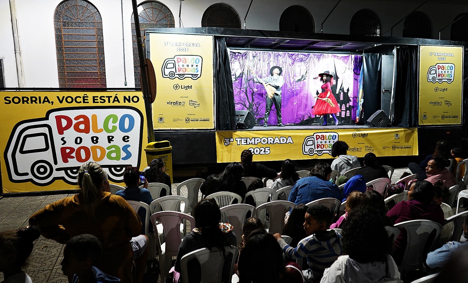 Volta Redonda: Palco Sobre Rodas leva cultura, arte e entretenimento a mais de 35 mil pessoas em 2025