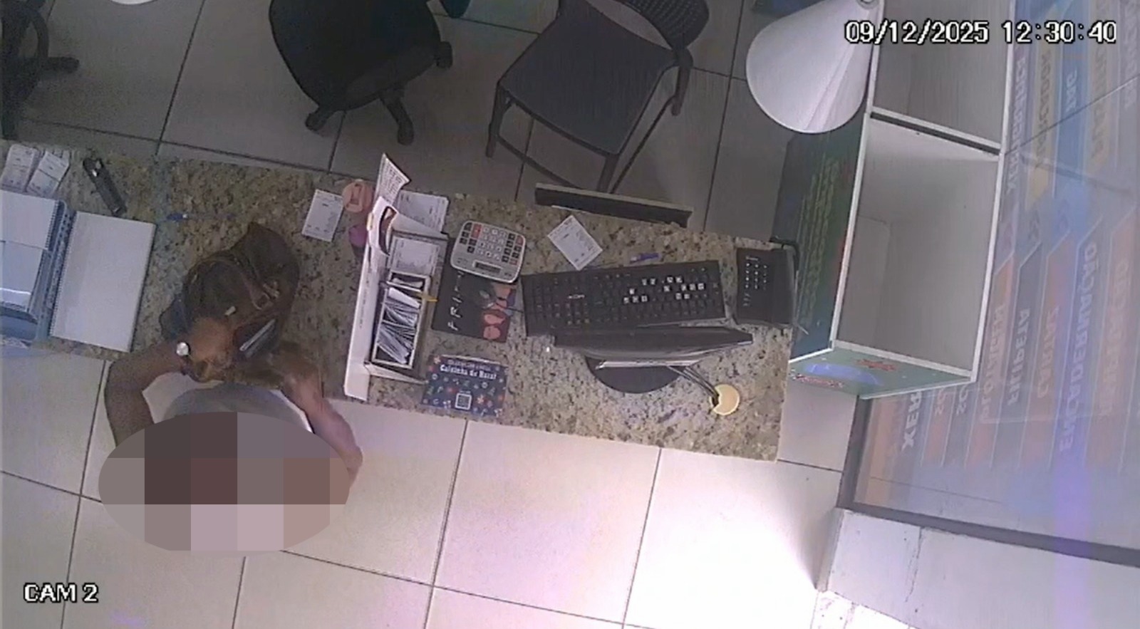 Idosa de 78 anos é presa por furtar celular em loja de Volta Redonda