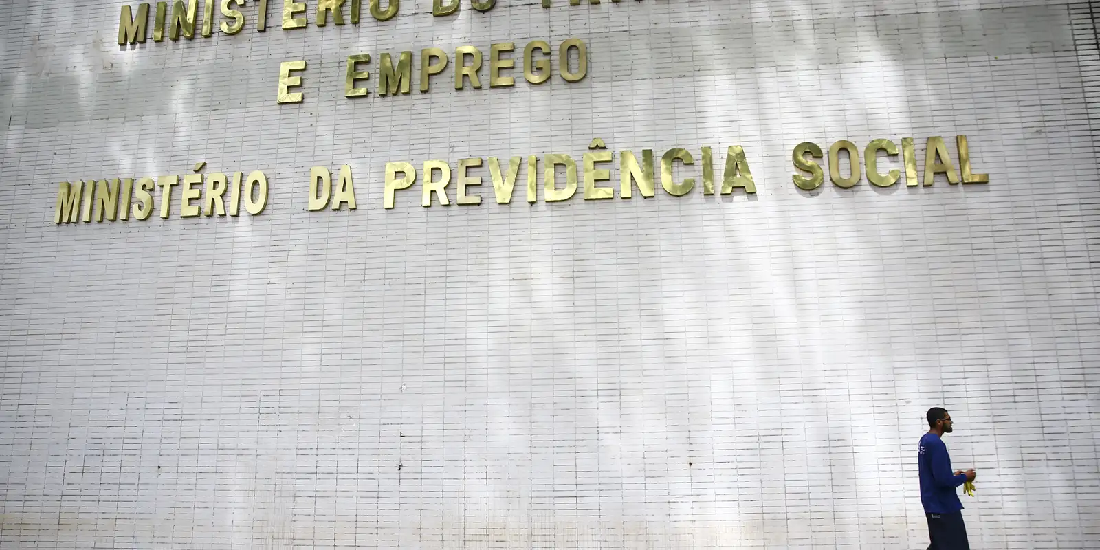 Brasil registra saldo positivo de 85,8 mil vagas de trabalho em novemb