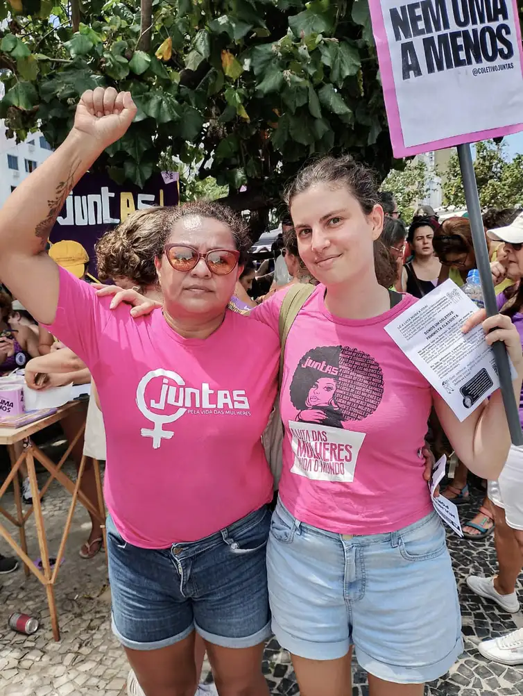 Rio de Janeiro (RJ), 07/12/2025 - Vanderlea Aguiar e Adriana Herz Domingues do coletivo Juntas 071225
Ato para denunciar o feminicídio e todas as formas de violência contra mulheres.
Foto: Cristina Indio do Brasil/Agência Brasil