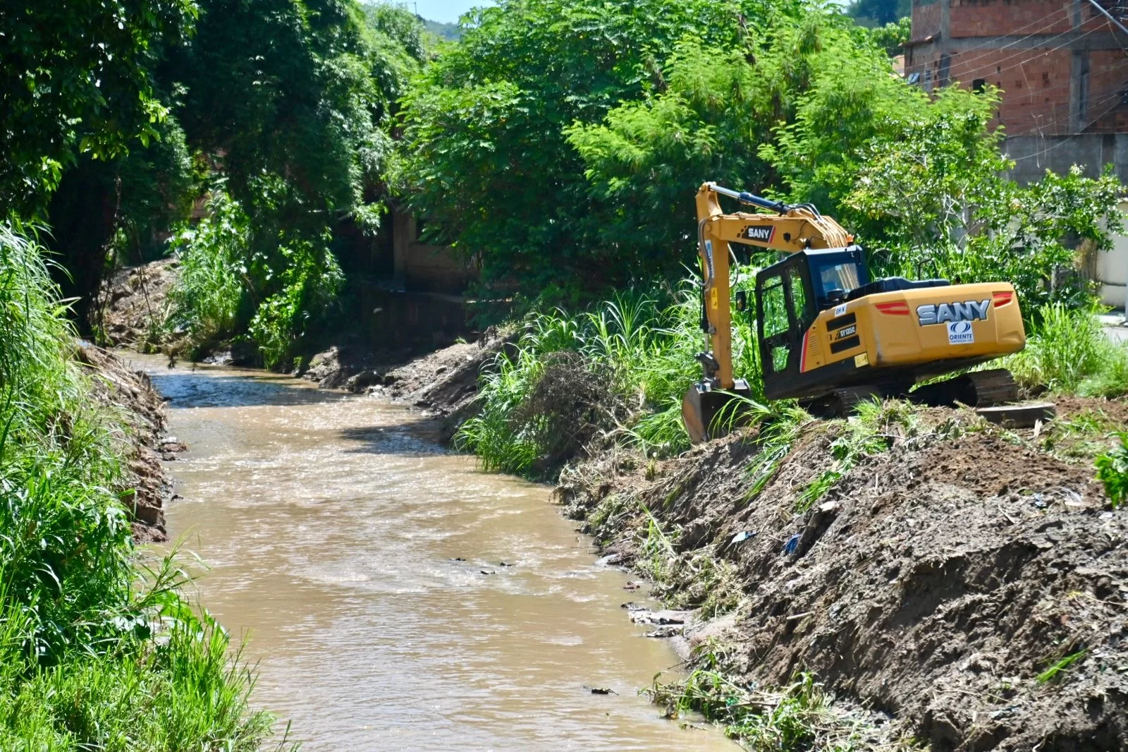 Bairro Nova Esperanca recebe acoes do Programa Limpa Rio –