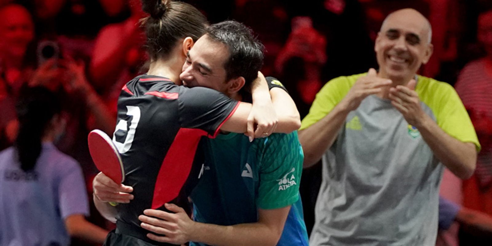 "Calderashi" bate dupla número 1 e fatura título no Smash de Singapura