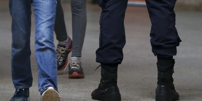 Justiça suspende regras de escolas cívico-militares em SP