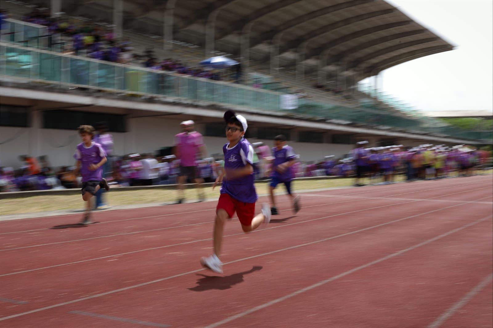 Arena Esportiva de Volta Redonda tem aulas gratuitas de atletismo para público dos 7 aos 17 anos e pessoas com deficiência