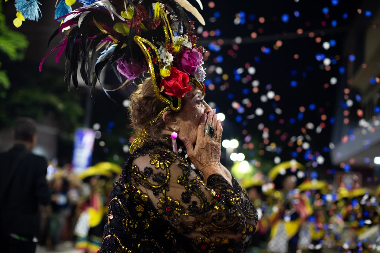 Desfile em Volta Redonda revive o melhor do Carnaval 2026