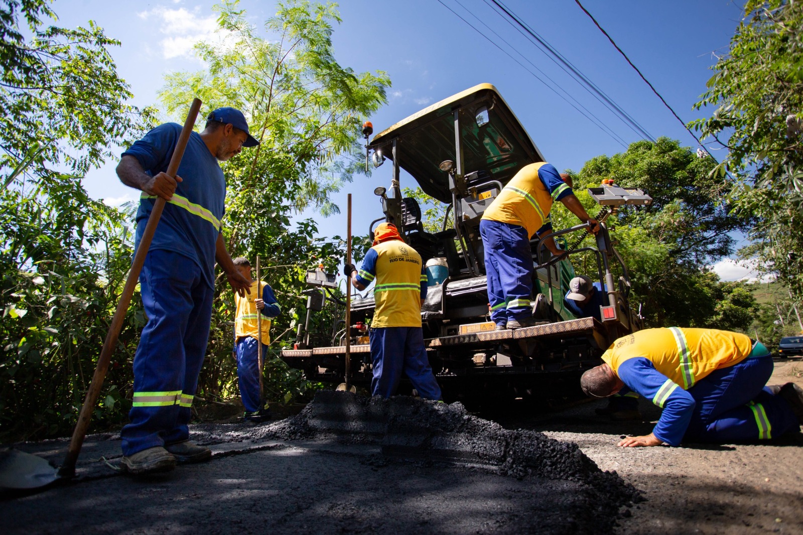 Volta Redonda: Estrada da União começa a receber nova pavimentação asfáltica