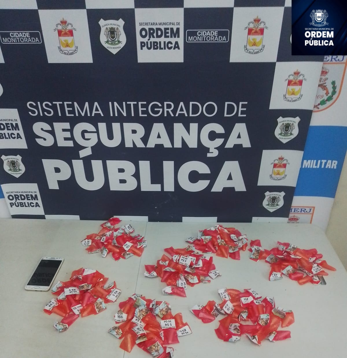 Homem é preso por tráfico de drogas durante ação da Ordem Pública em Volta Redonda