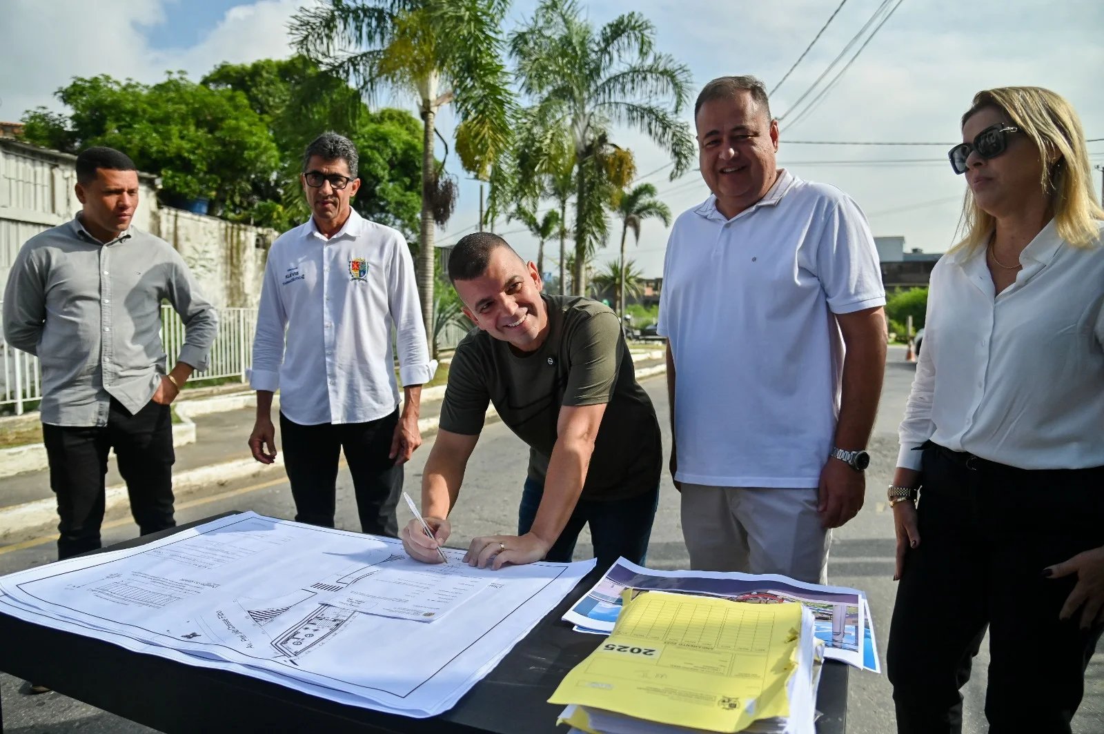 Prefeito Furlani assina ordem de servico para obra de requalificacao