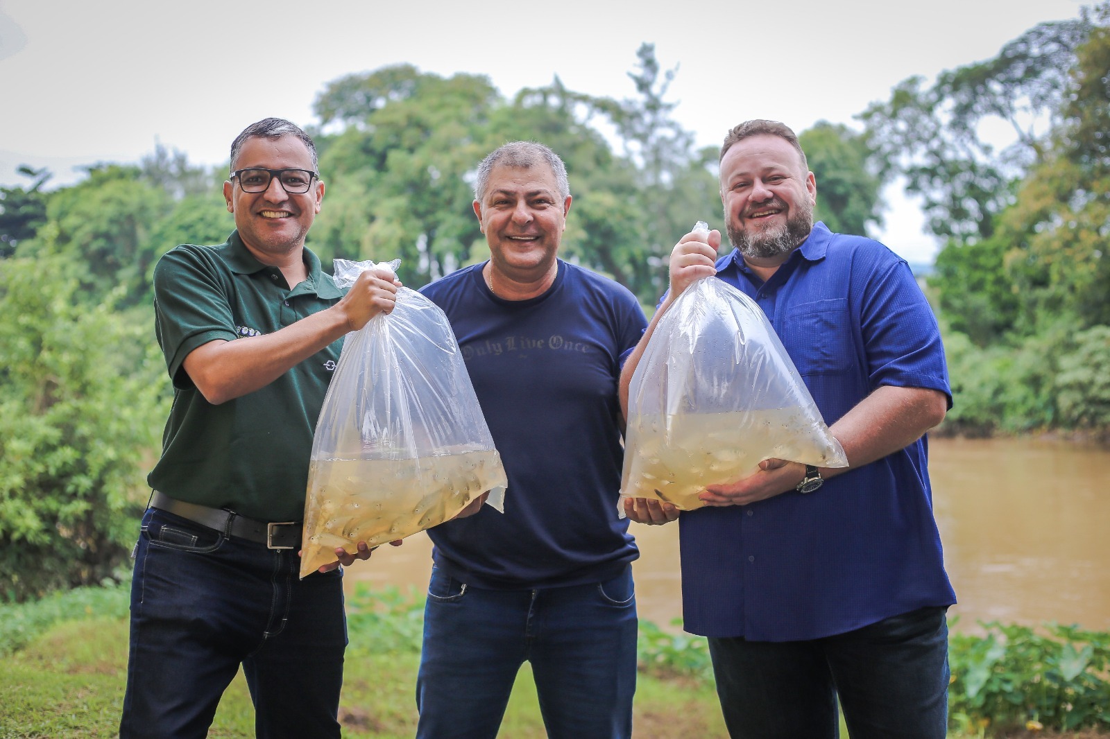Prefeitura de Volta Redonda e CSN realizam soltura de peixes no Rio Paraíba do Sul