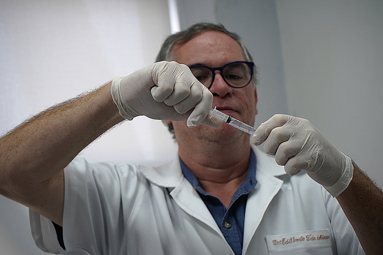 Tratamento gratuito com toxina botulínica melhora qualidade de vida de pacientes em Volta Redonda