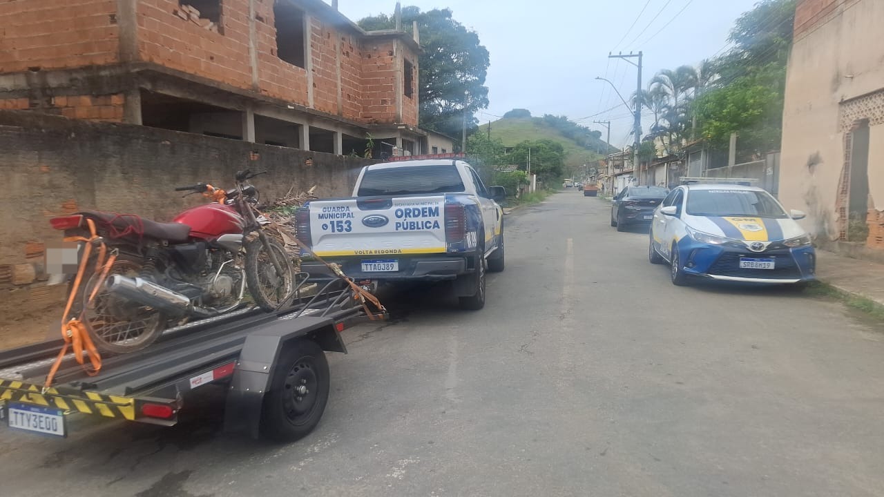 Guarda Municipal de Volta Redonda flagra transporte irregular de crianças na saída de escola