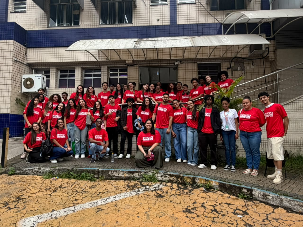 Projeto ‘Jovem Sangue Bom’ leva 40 jovens universitários da UFF ao Hemonúcleo de Volta Redonda