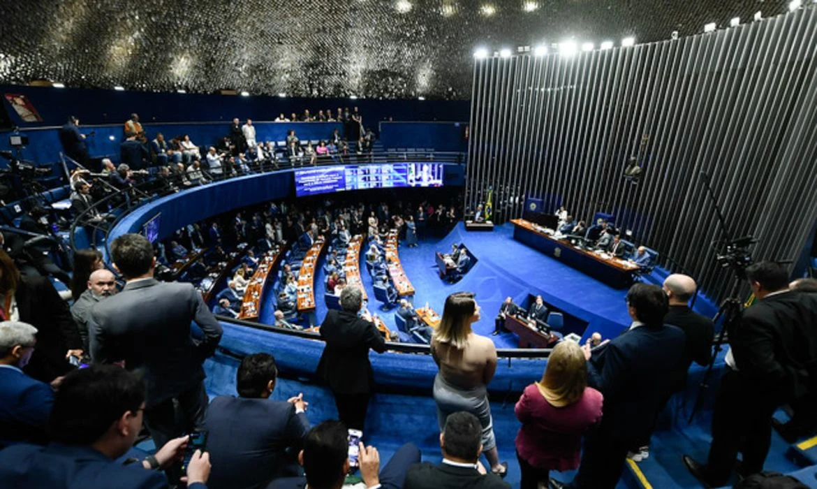 Acompanhe ao vivo: Senado vota PEC pelo fim da escala 6x1