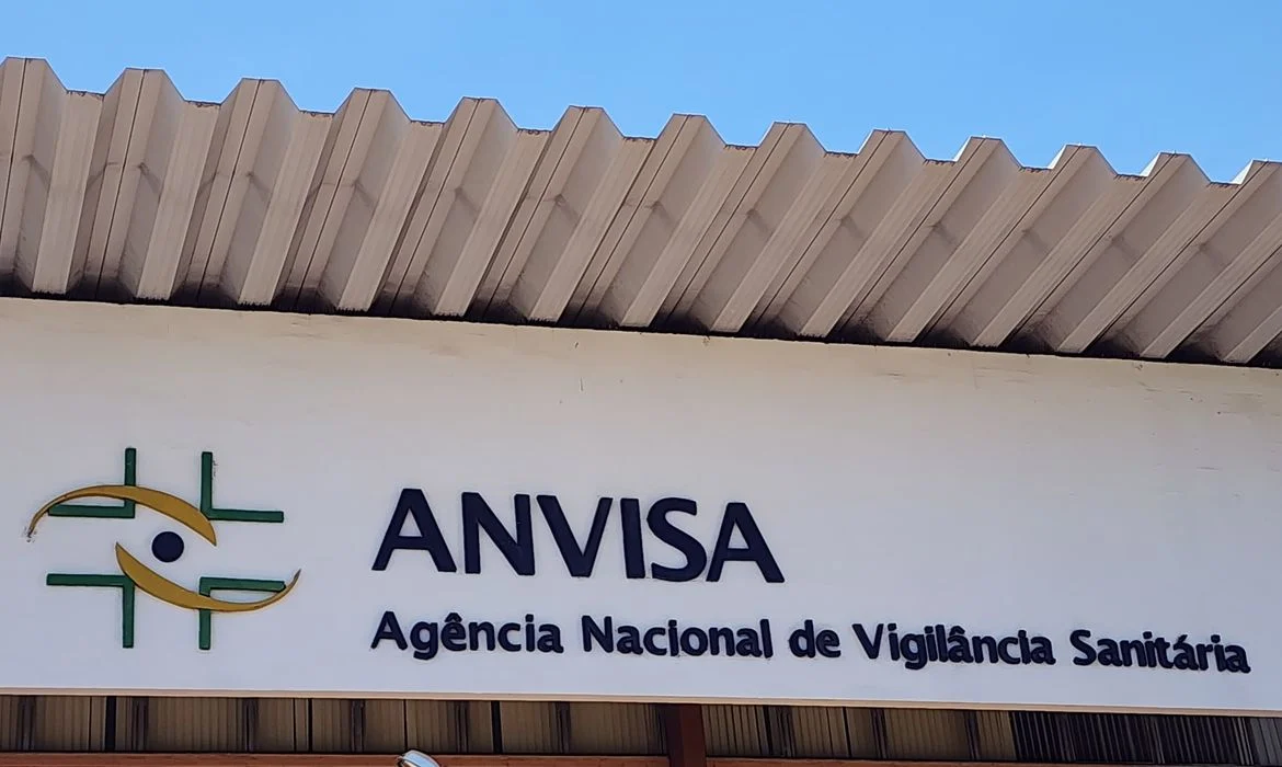 Anvisa proíbe suplementos alimentares de origem desconhecida