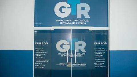 Balcão de emprego com vagas para contratação imediata em SFI