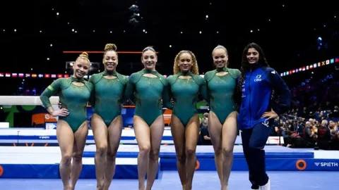Brasil fica em 5º lugar na final por equipes do Mundial de Ginástica