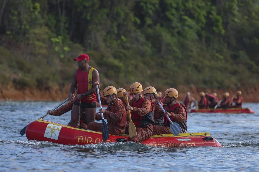 Cadetes do CBMERJ iniciam Estágio de Busca, Resgate e Sobrevivência
