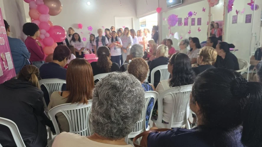 Caravana Rosa chega à Praia Seca e mobiliza moradores do quarto distrito em ações de prevenção