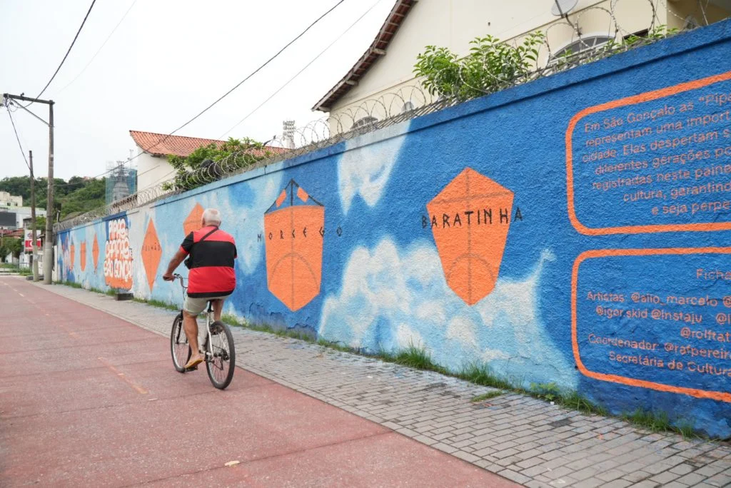Cidade Ilustrada conclui painel em homenagem à tradição das pipas e cafifas de São Gonçalo