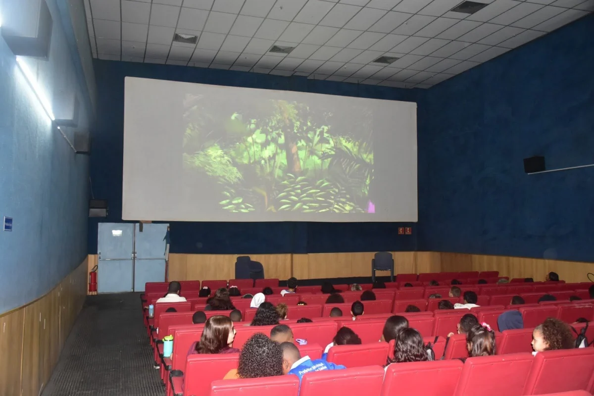 Cine Escola Duque de Caxias recebe mostra de cinema Chinês gratuita. Confira os filmes da programação