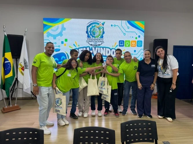 Colégio Nair Valladares vence primeiro Torneio de Pensamento Computacional de Araruama