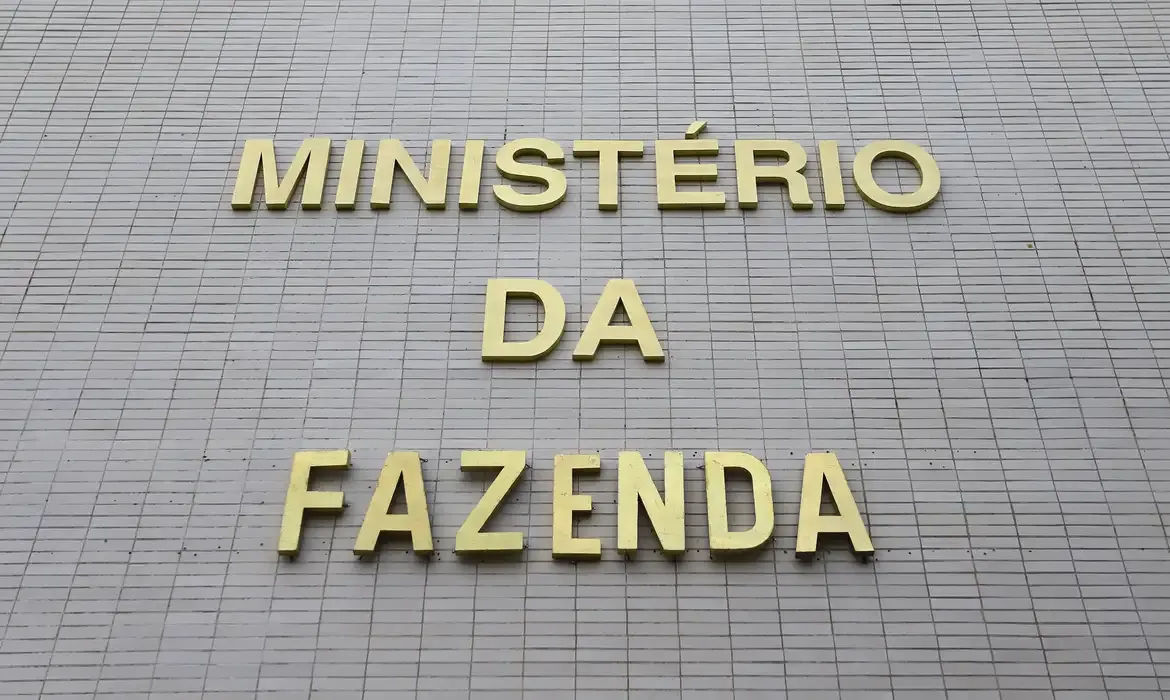 Contas do governo têm superávit de R$ 4,8 bilhões em setembro