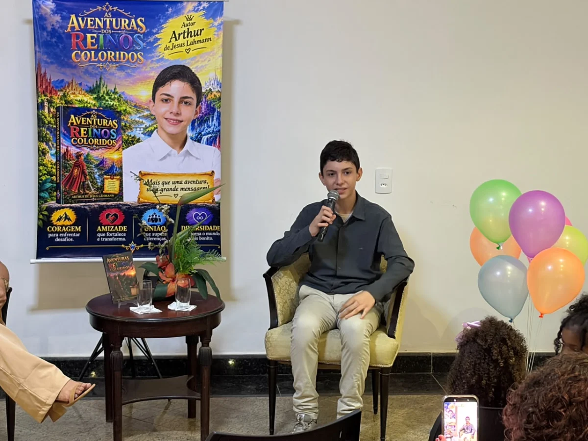 Criatividade e superação marcam lançamento de livro de jovem escritor de 11 anos