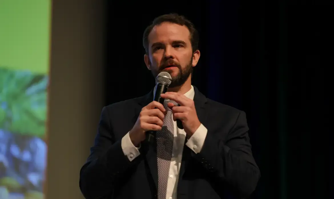 Durigan defende Receita como plataforma de inteligência do Estado