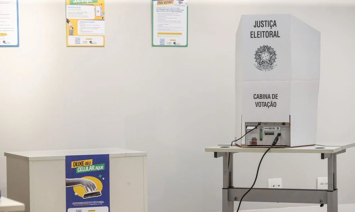 Eleitores de Itaguaí, no Rio, votam domingo também para prefeito