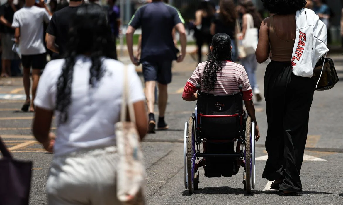 Enem 2026: opção de língua estrangeira termina neste domingo (18)
