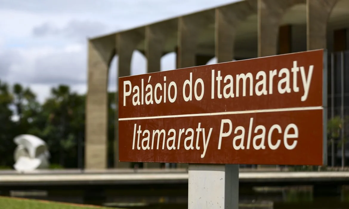 Itamaraty acusa Milei de tentar interferir na eleição brasileira