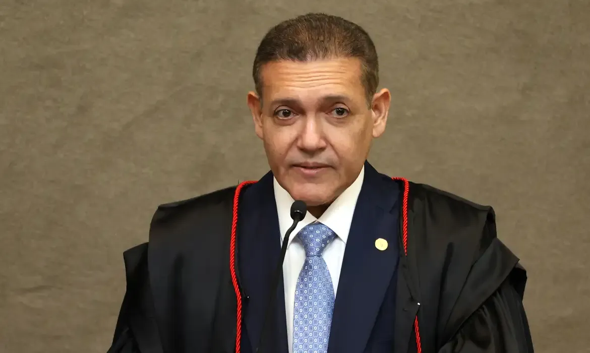 Kassio atende Flávio e suspende circulação de jornal de sindicato