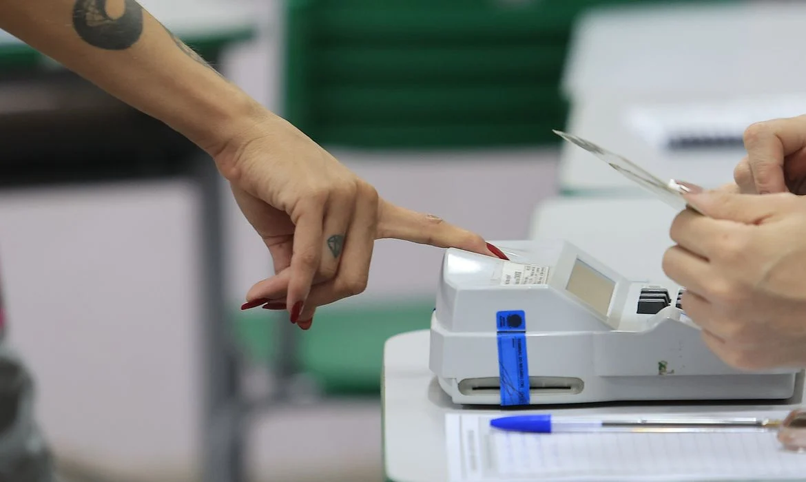 Lula cresce em número de votos em todos os estados; Flávio recuou em 6