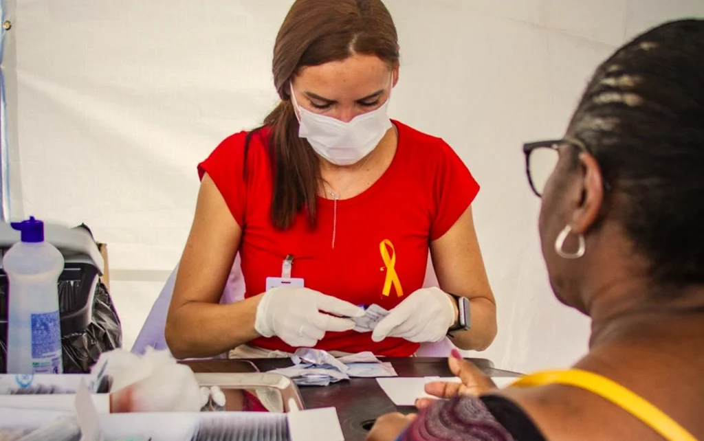 Maricá reforça prevenção à sífilis com testagem em Bambuí nesta quinta-feira (22/10)