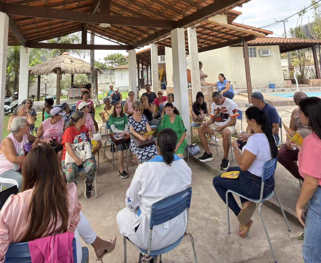 Maricá reúne idosos em ação do Outubro Rosa na Casa da Terceira Idade de Bambuí
