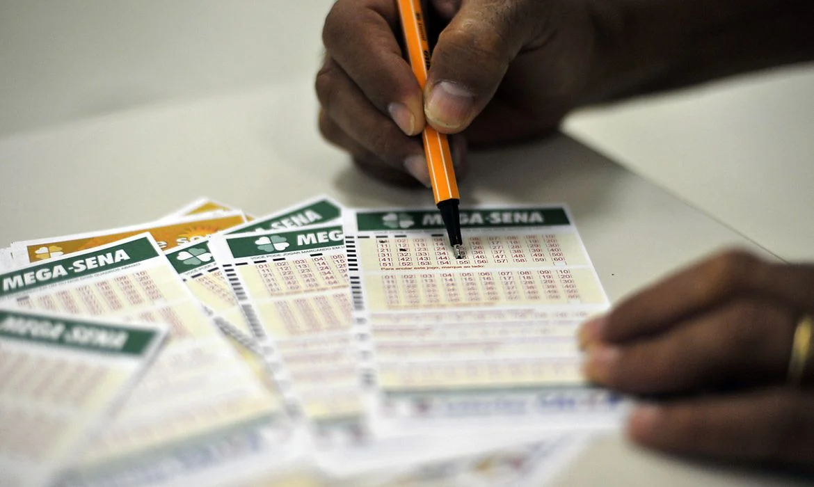 Mega-Sena acumula para R$ 170 milhões; confira os números sorteados