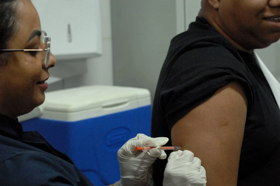 Nova Iguaçu amplia vacinação contra a meningite para pessoas de 3 meses a 59 anos