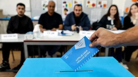 Oposição em Israel depende dos árabes para tirar Netanyahu do poder