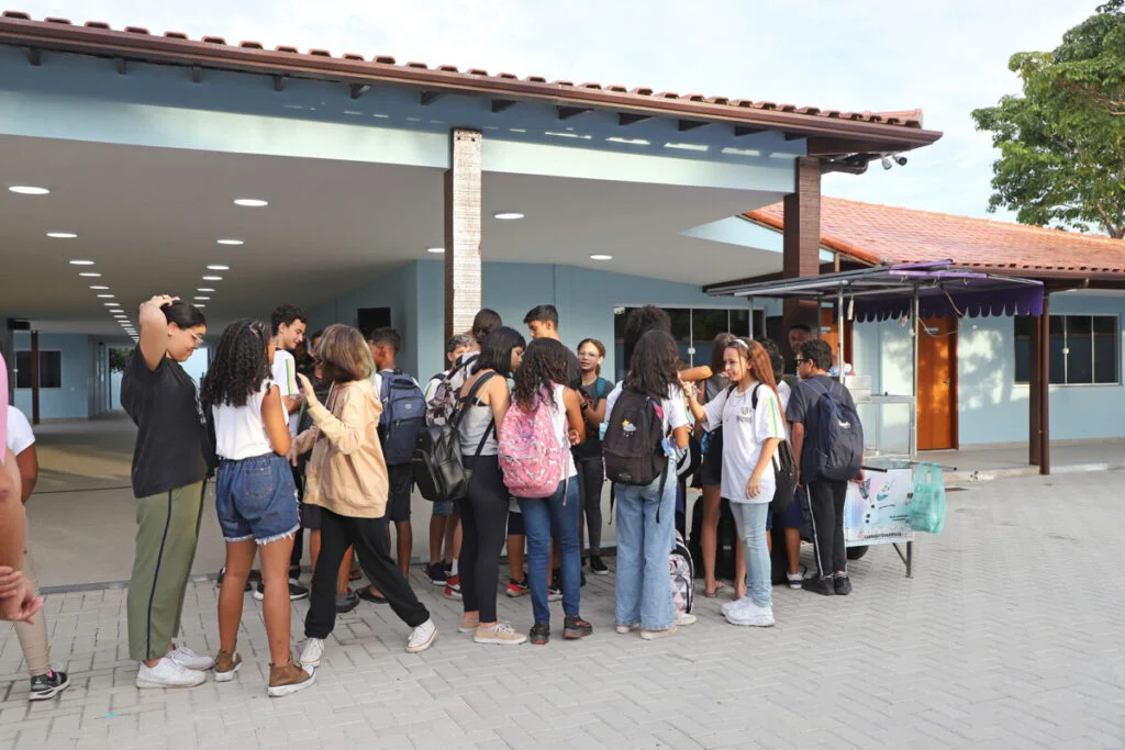 Outubro Rosa leva ações de saúde a escolas municipais de Búzios