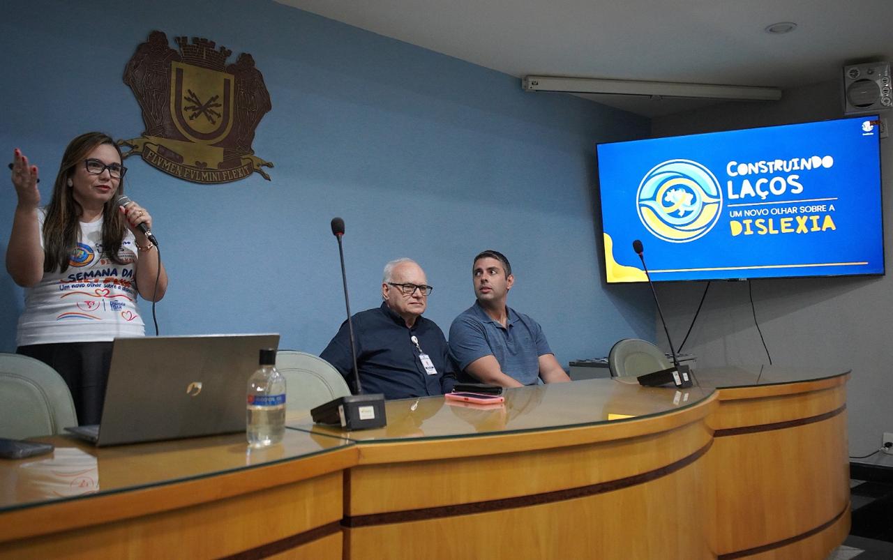 Volta Redonda promove palestra de conscientização sobre dislexia para profissionais da rede municipal de educação